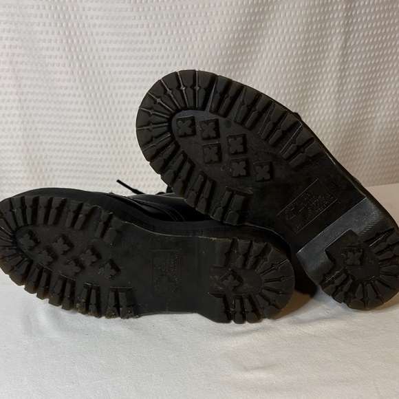 Dr. Martens Shiny Black Platform Combat Boots Sz 6 - Picture 7 of 13